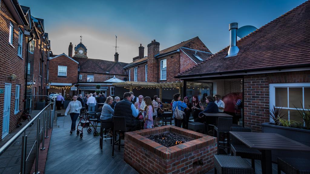 The Three Swans Hotel, Hungerford, Berkshire Bagian luar foto