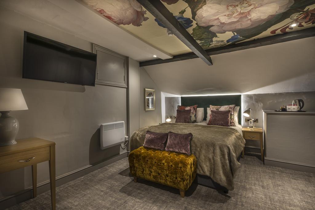 The Three Swans Hotel, Hungerford, Berkshire Bagian luar foto