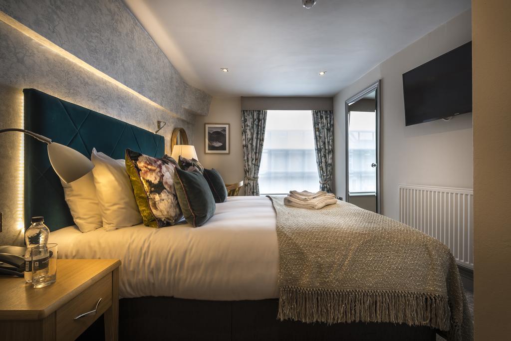 The Three Swans Hotel, Hungerford, Berkshire Bagian luar foto