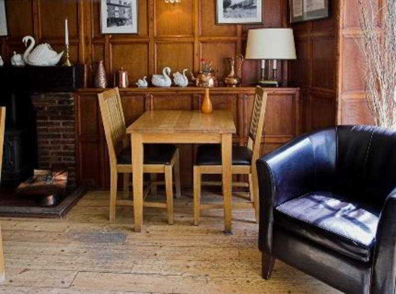 The Three Swans Hotel, Hungerford, Berkshire Bagian luar foto